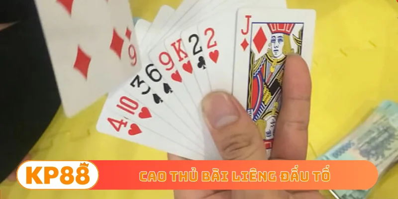 Cao thủ bài liêng đấu tố